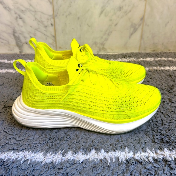 APL women’s running shoe - size 9.5 - Picture 2 of 3